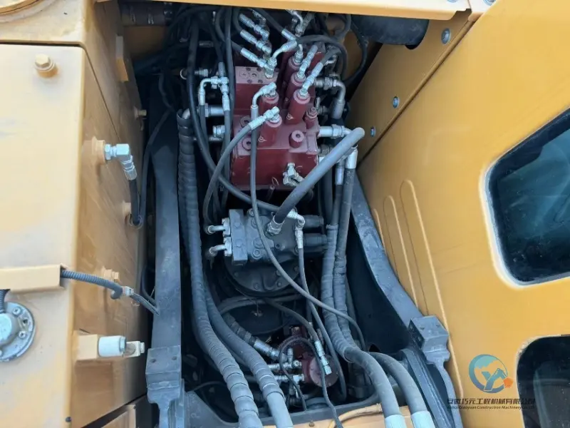 15_Used-Excavator-Hyundai-150W-9-9