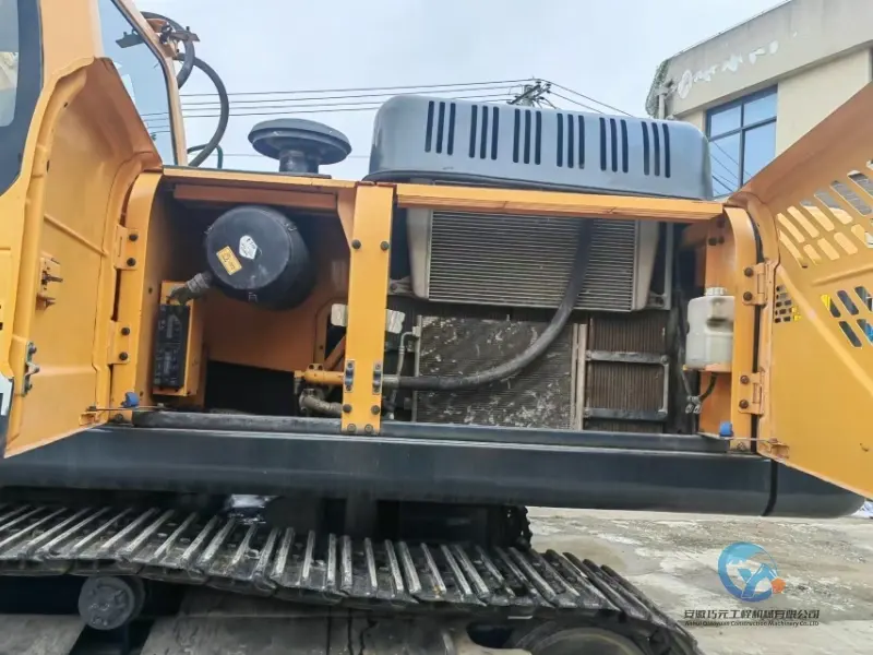 15_Used-Excavator-Hyundai-305LC-9T-11