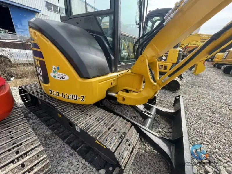 15_Used-Excavator-Komatsu-PC40-MR-9