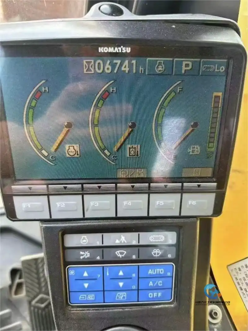 15_Used-Excavator-Komatsu-PC6501