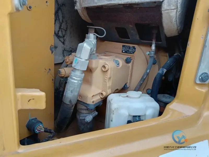 16_Used-Excavator-Caterpillar-306-11