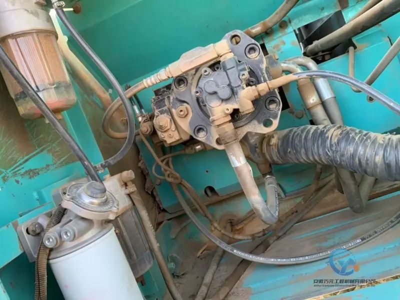 16_Used-Excavator-Kobelco-SK260-9