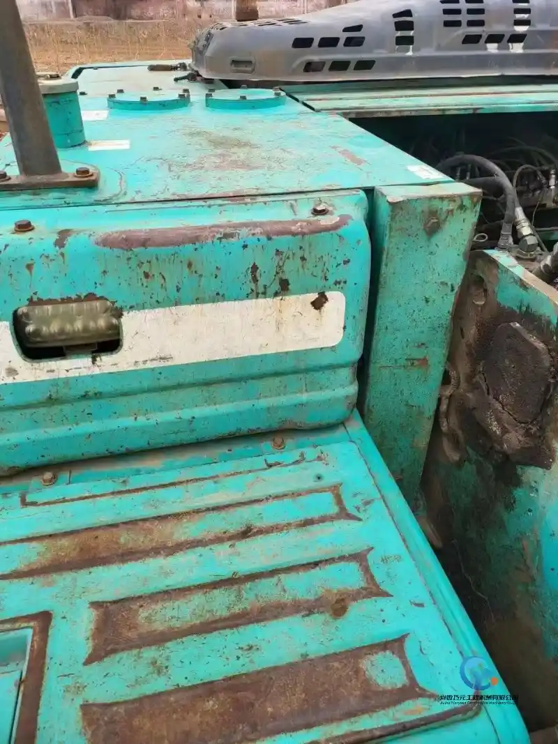 16_Used-Excavator-Kobelco-SK26010
