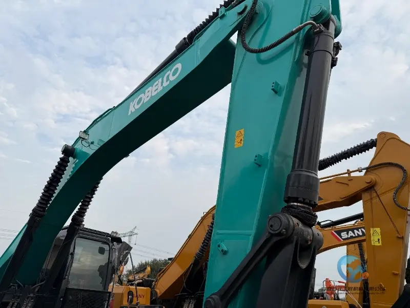 16_Used-Excavator-Kobelco-SK350LC-8-10-1