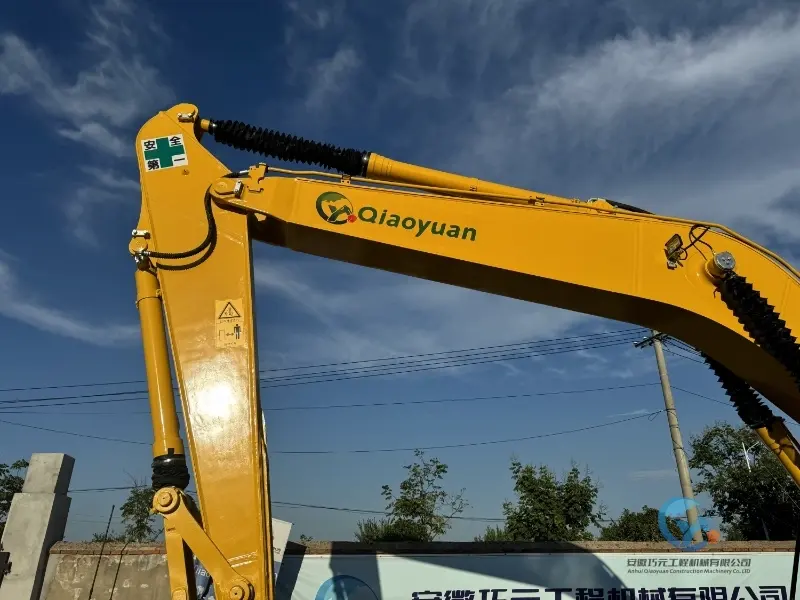 16_Used-Excavator-Komatsu-PC200-8-32