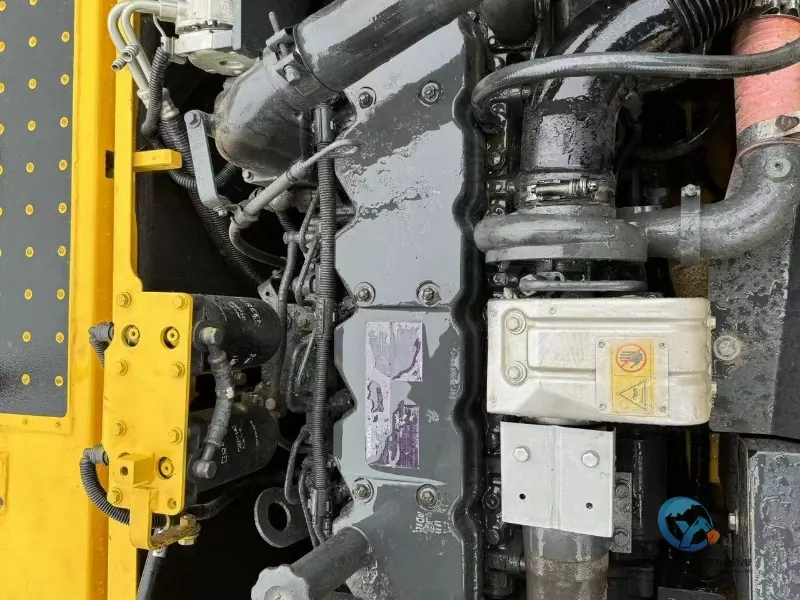 16_Used-Excavator-Komatsu-PC210LC-8-10