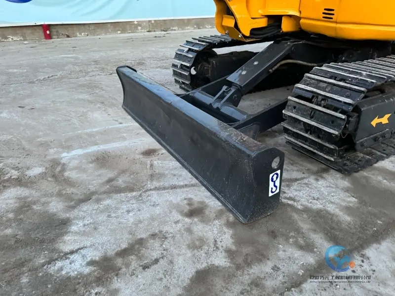 16_Used-Excavator-Komatsu-PC30MR-2-18