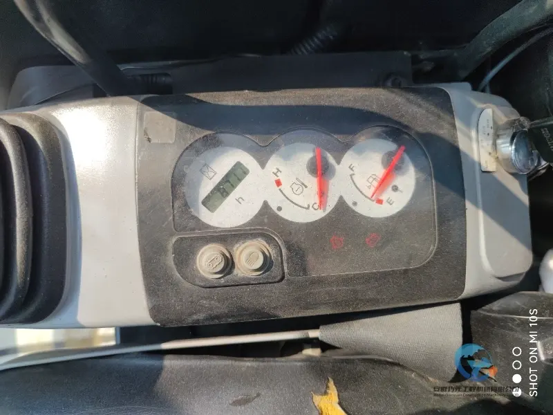 16_Used-Excavator-Komatsu-PC35-7