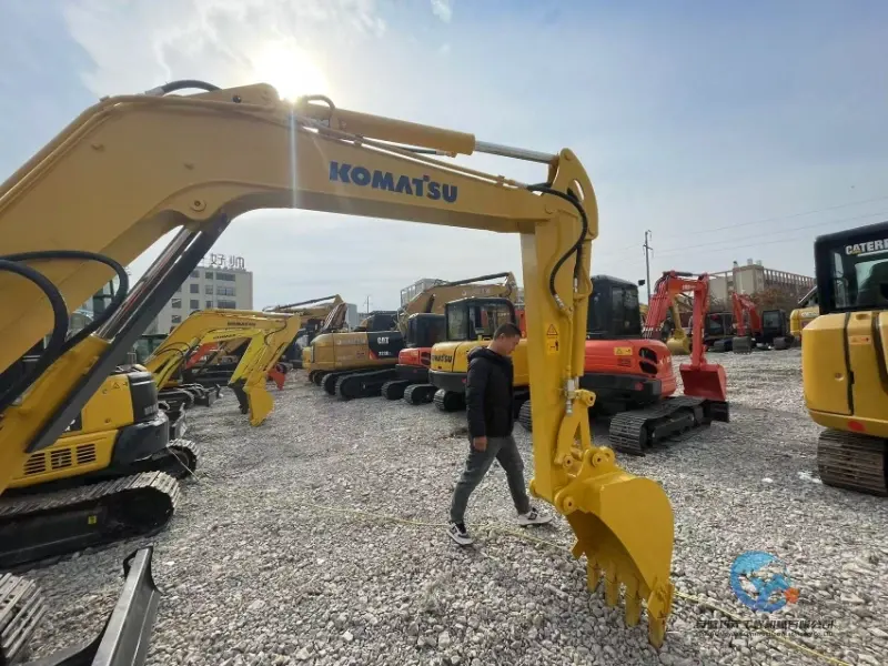 16_Used-Excavator-Komatsu-PC40-MR-10