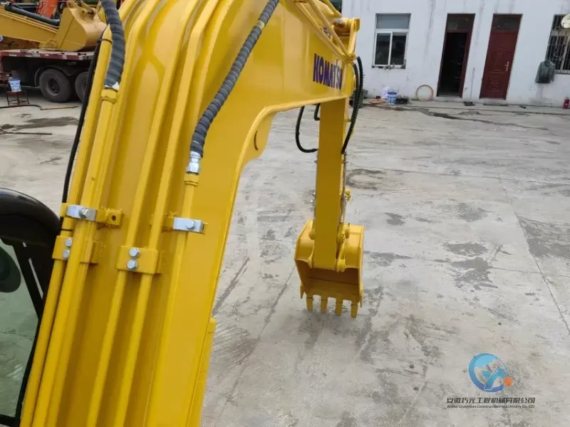 16_Used-Excavator-Komatsu-PC60-8-15