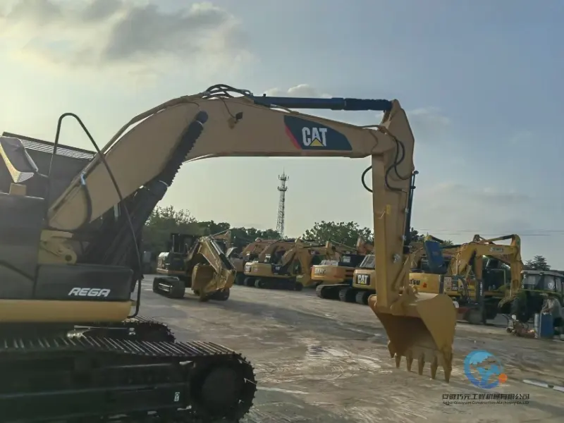 17_2022-Used-Excavator-Caterpillar-323D2L-3-1