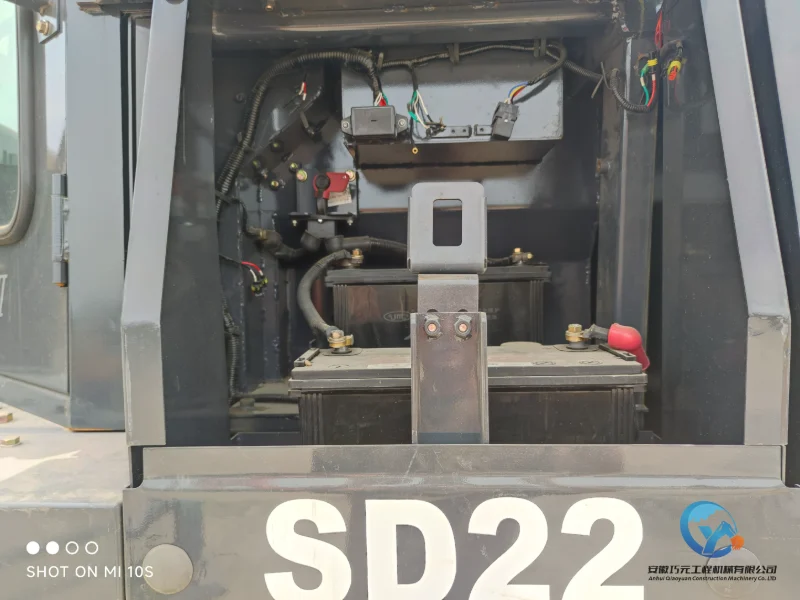 17_Used-Bulldozer-SHANTUI-SD2212