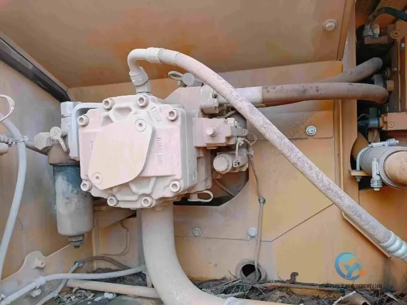 17_Used-Excavator-Caterpillar323GX-12