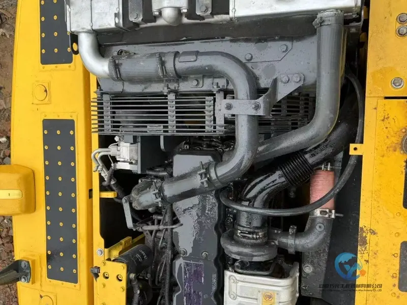 17_Used-Excavator-Komatsu-PC210LC-8-11
