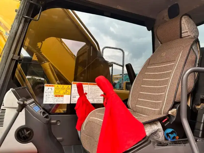 17_Used-Excavator-Komatsu-PC2207