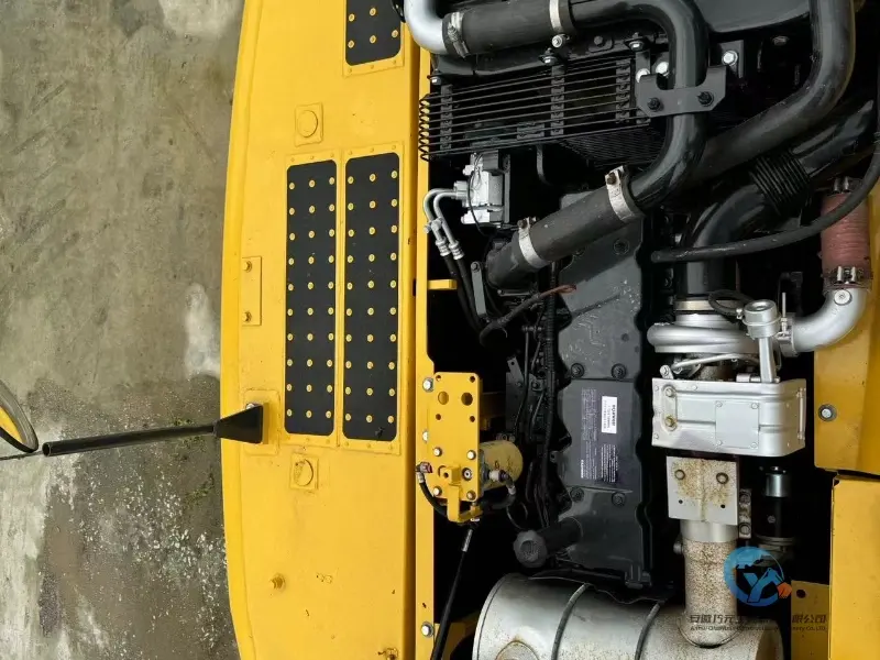 17_Used-Excavator-Komatsu-PC240-8-12