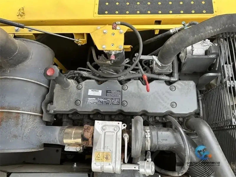 17_Used-Excavator-Komatsu-PC24014_W_800px