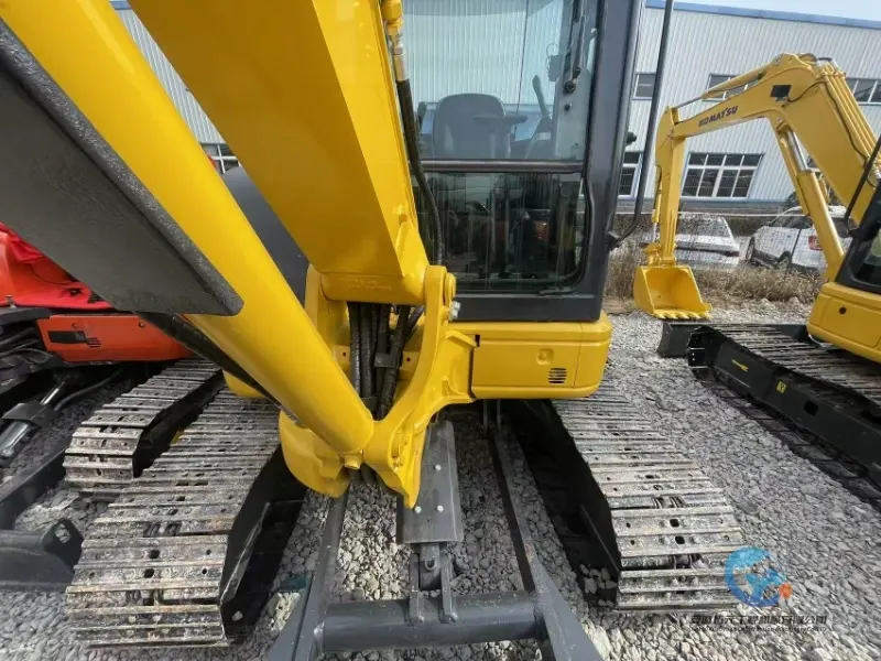 17_Used-Excavator-Komatsu-PC40-MR-11