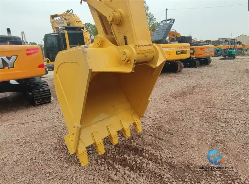 17_Used-Excavator-Komatsu-PC400-82