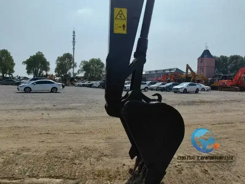 17_Used-Excavator-Volvo-EC140D10