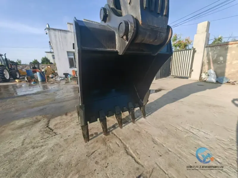 17_Used-Excavator-Volvo-EC300-24