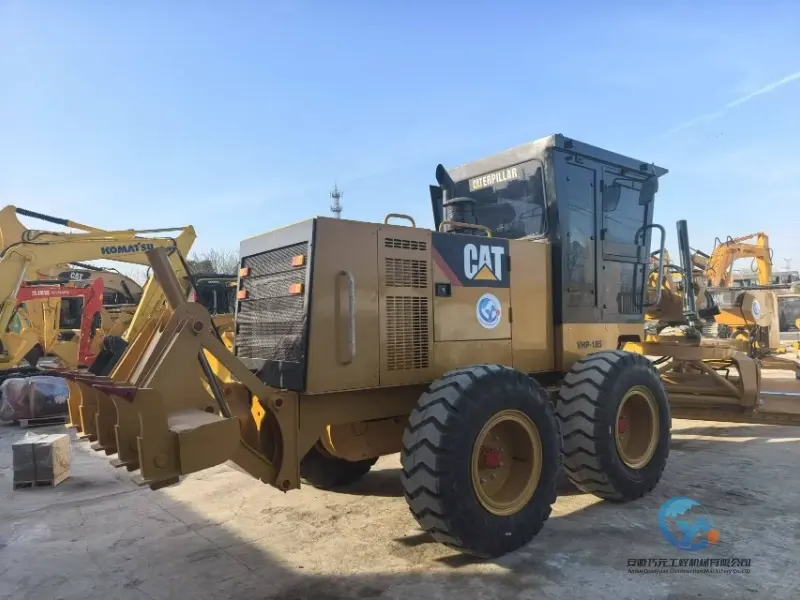 17_Used-Grader-Caterpillar-140K-9