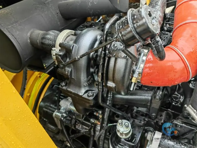 17_Used-Loader-Caterpillar-420F-13