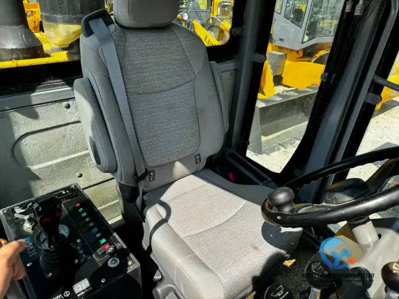 17_XCMG-GR215320