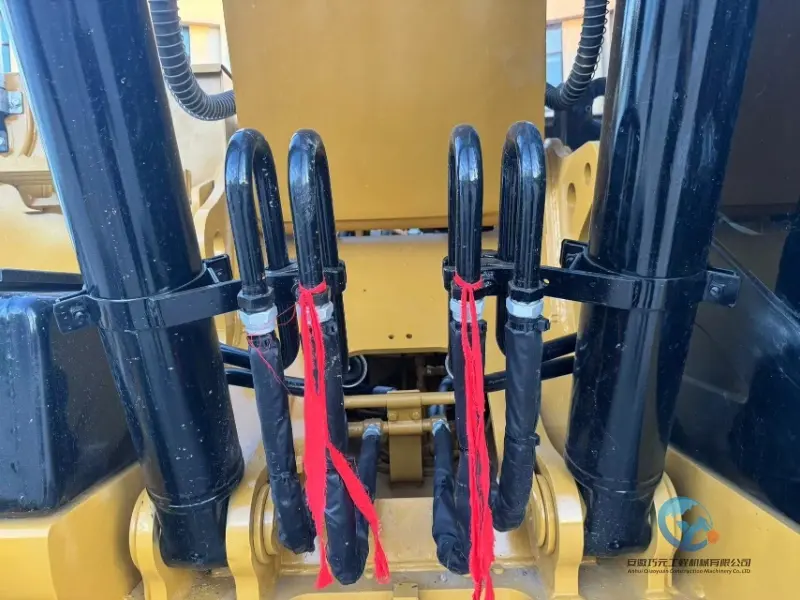 18_2021-Used-Excavator-Caterpillar-320D2-17