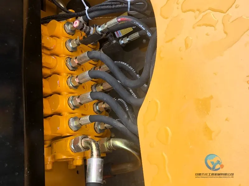 18_Used-Backhoe-Loader-Caterpillar-430F-10