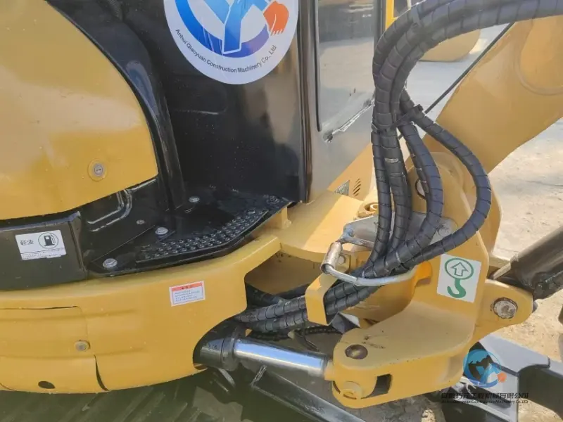 18_Used-Excavator-Caterpillar-303.5E-14