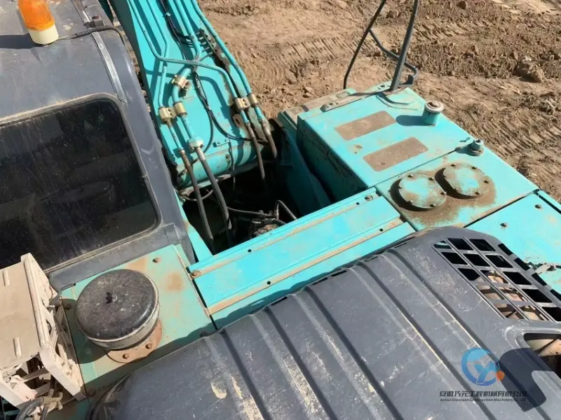 18_Used-Excavator-Kobelco-SK260-11