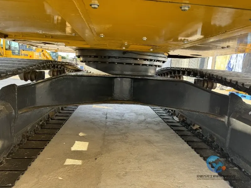 18_Used-Excavator-Komatsu-PC200-8-3