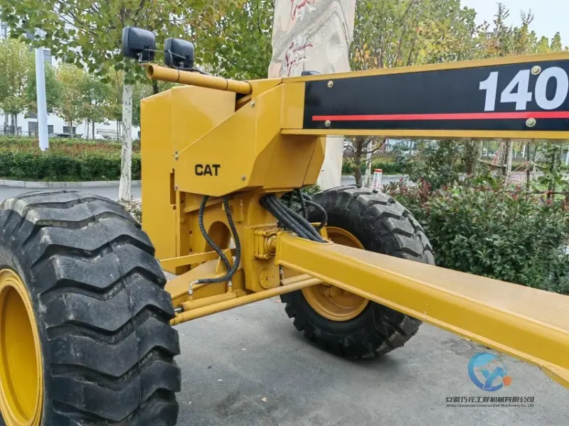 18_Used-Grader-Caterpillar-140H-28