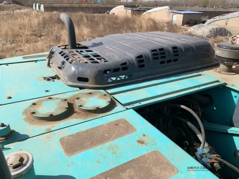 19_Used-Excavator-Kobelco-SK260-12