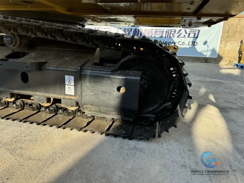 19_Used-Excavator-Komatsu-PC200-8-4