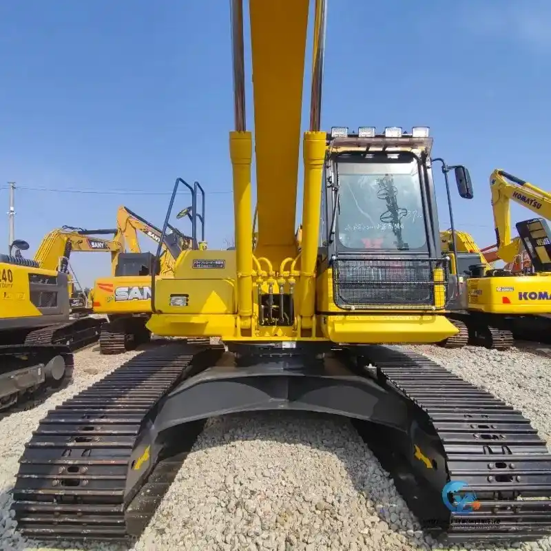 19_Used-Excavator-Komatsu-PC2207_W_800px