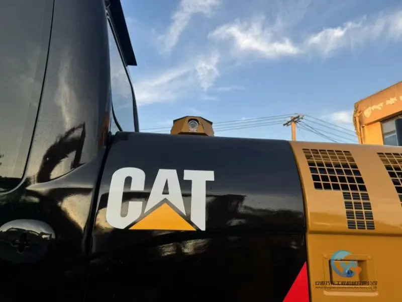 20_2021-Used-Excavator-Caterpillar-320D2-19