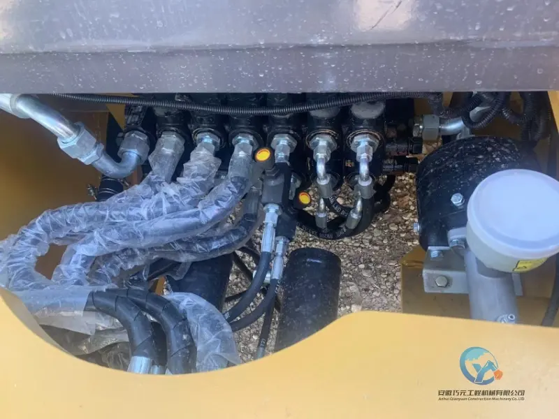 20_Used-Backhoe-Loader-Caterpillar-420F-19