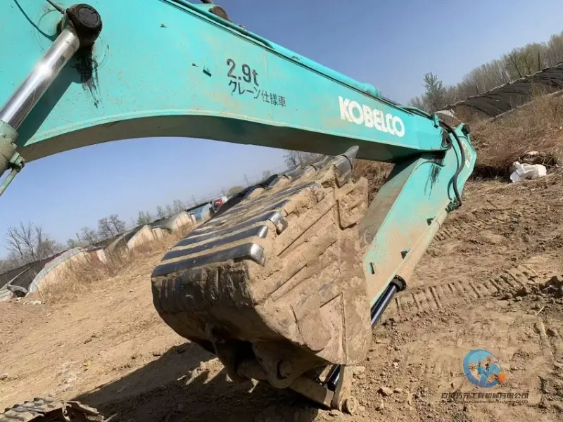 20_Used-Excavator-Kobelco-SK260-13