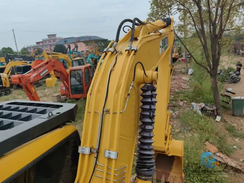 20_Used-Excavator-Komatsu-PC130-21