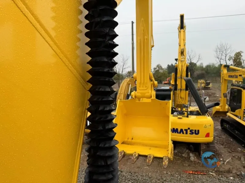 20_Used-Excavator-Komatsu-PC210LC-8-14