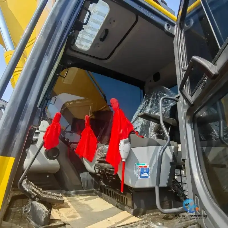20_Used-Excavator-Komatsu-PC22014_W_800px