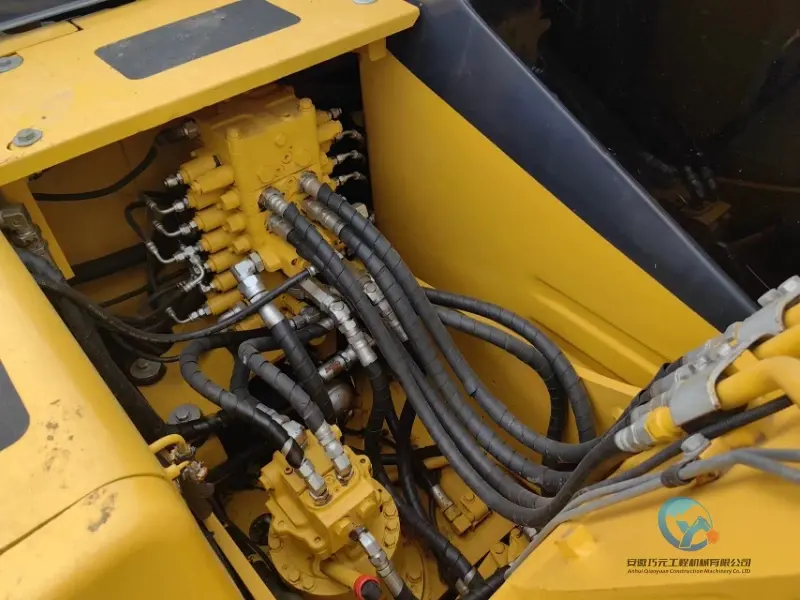 21_Used-Excavator-Komatsu-PC130-22