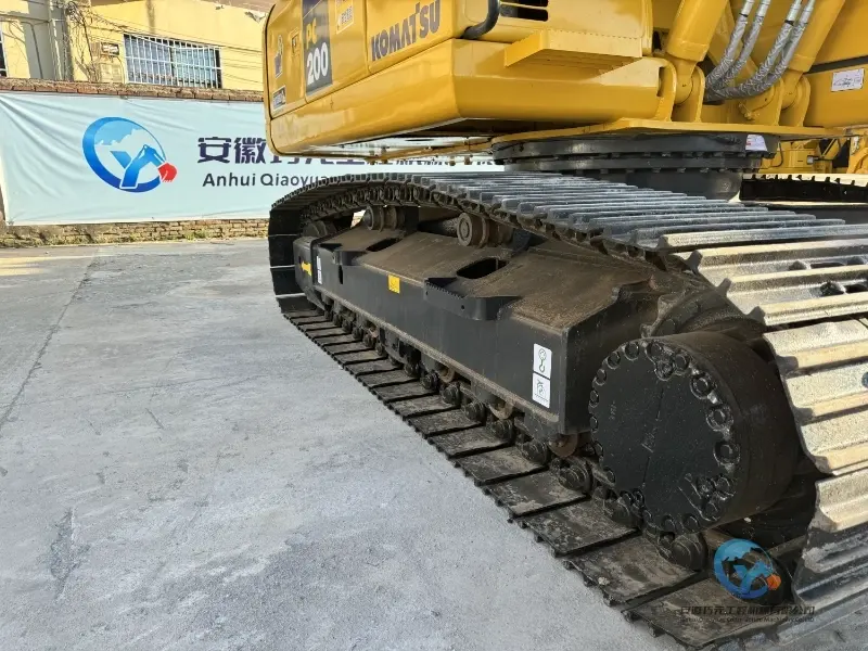 21_Used-Excavator-Komatsu-PC200-8-14