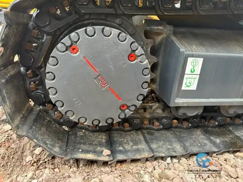 21_Used-Excavator-Komatsu-PC22012