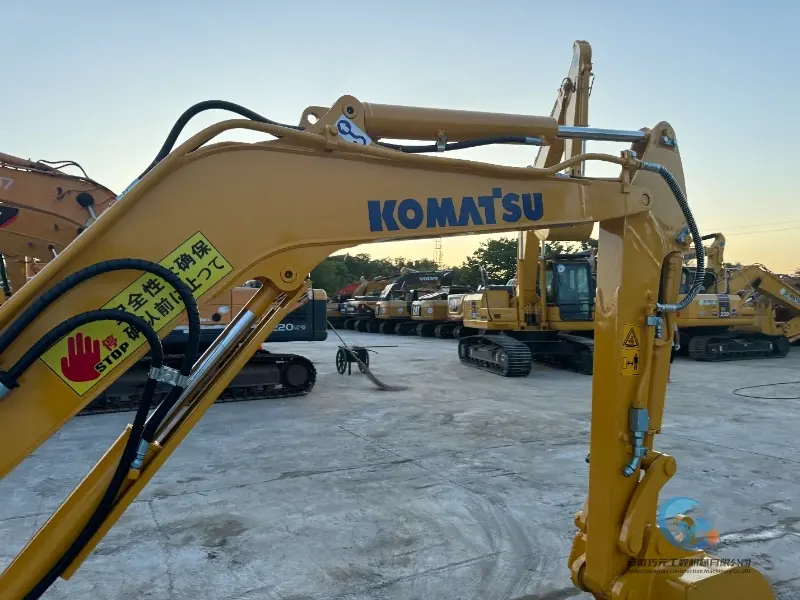 21_Used-Excavator-Komatsu-PC30MR-2-6