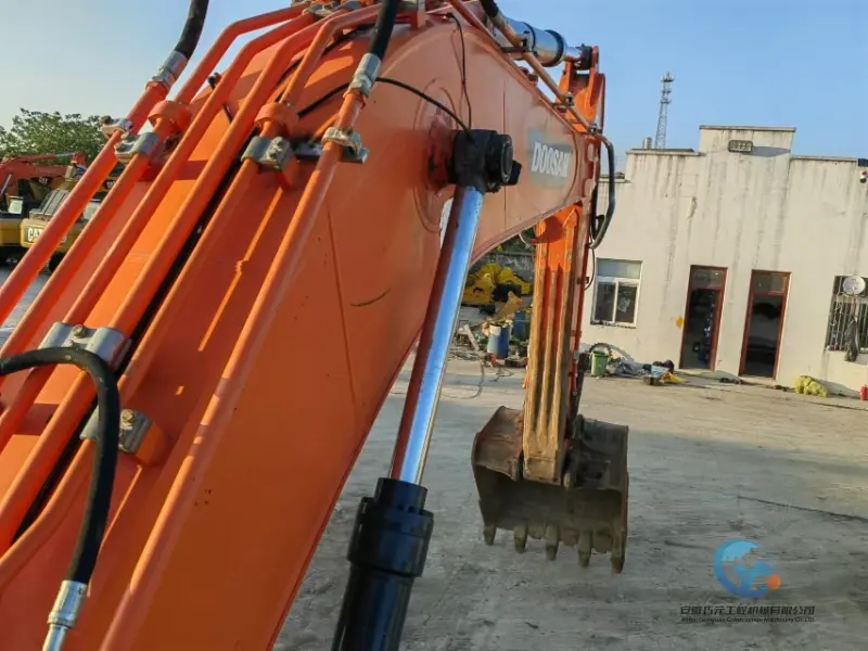 22_Used-Excavator-Doosan-DX380-9-11