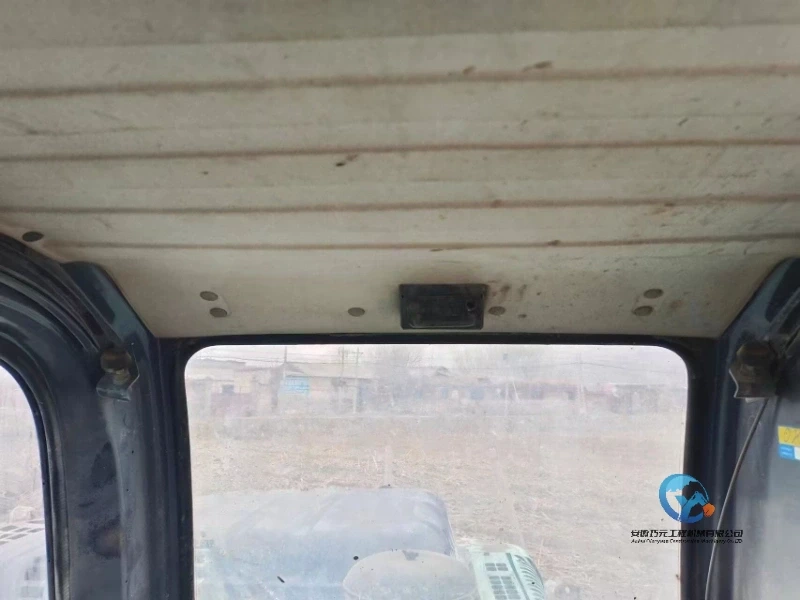 22_Used-Excavator-Kobelco-SK26020