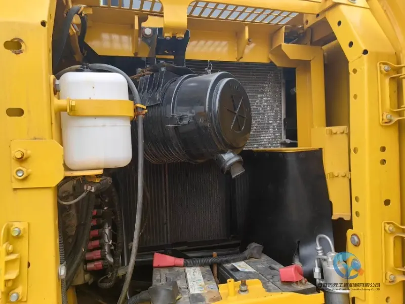 22_Used-Excavator-Komatsu-PC130-23